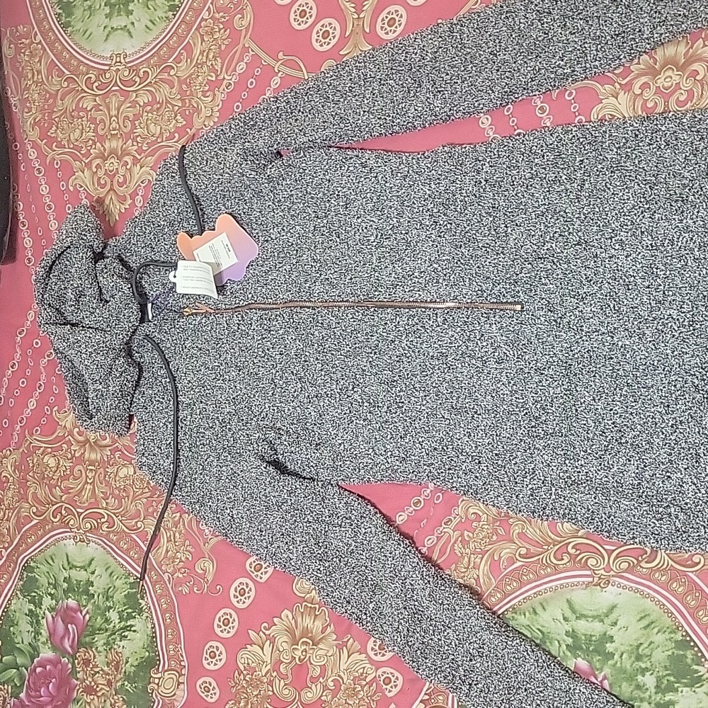 WOMEN YITTY BRAND NEW WITH TAGS STARDUST PET ME HEART POCKET ONESIE